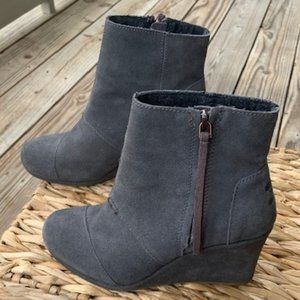 TOMS gray suede leather wedge heel ankle boots with tassel side zippers Size W6